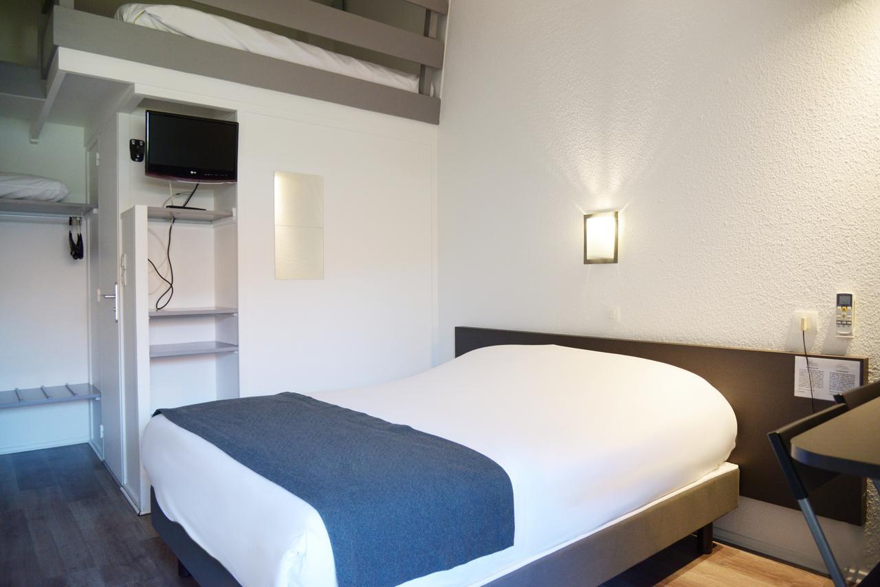 Aerel Hotel Aeroport Бланяк Екстериор снимка