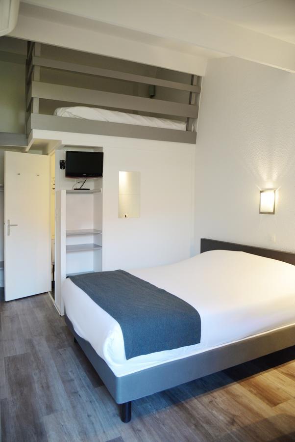 Aerel Hotel Aeroport Бланяк Екстериор снимка