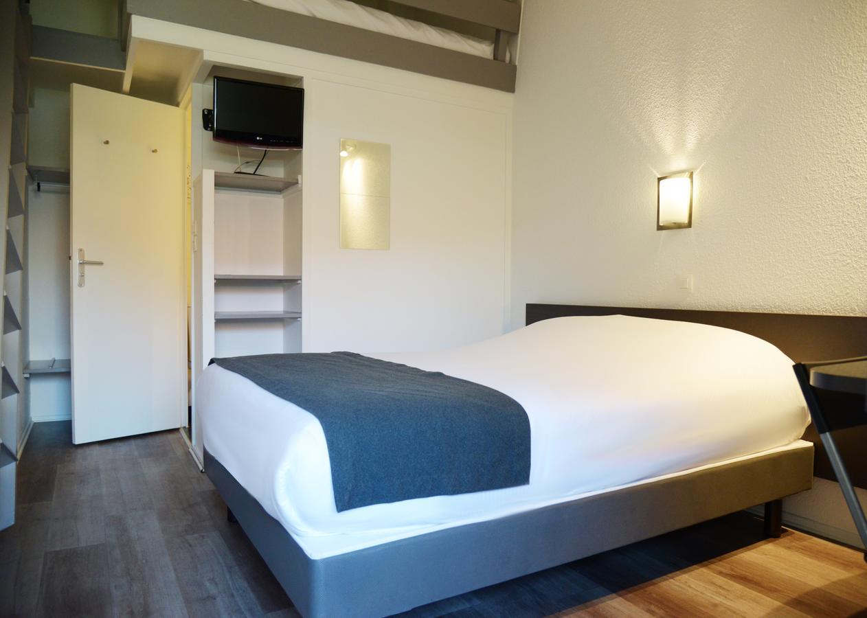 Aerel Hotel Aeroport Бланяк Екстериор снимка