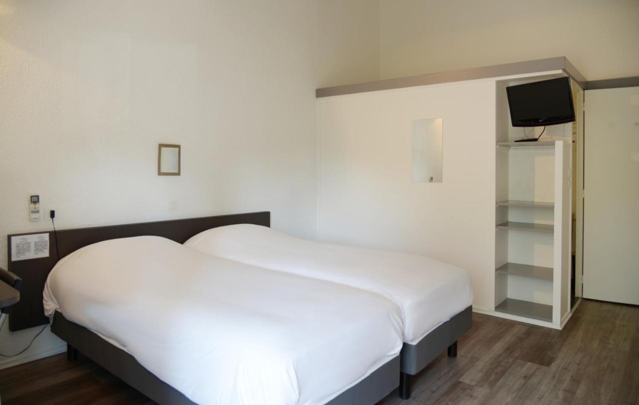 Aerel Hotel Aeroport Бланяк Екстериор снимка